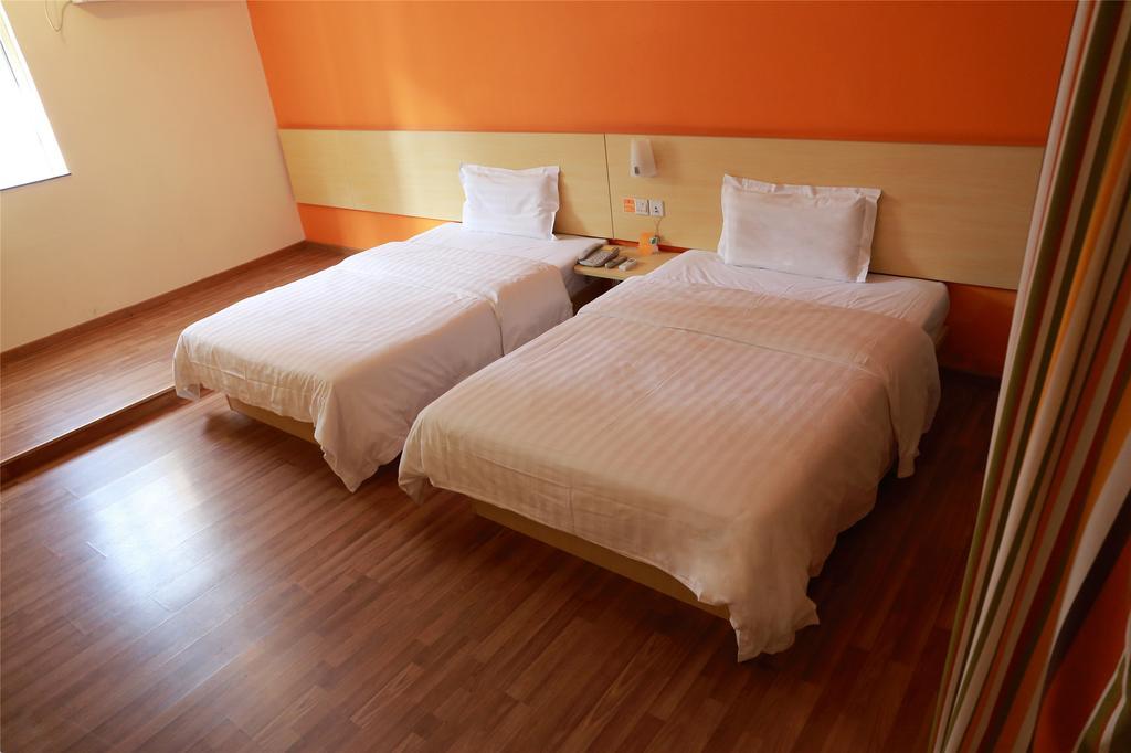 7Days Inn Premium Guangzhou Tianhe West Tiyu Road Subway Station Bilik gambar