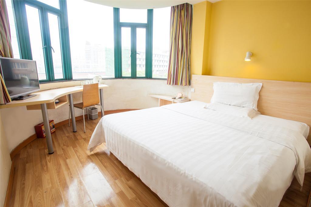 7Days Inn Premium Guangzhou Tianhe West Tiyu Road Subway Station Bilik gambar